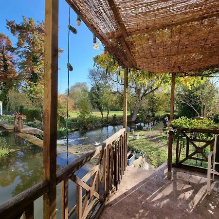 La Roulotte Du Moulin De Palet Villa Baugé Esterno foto