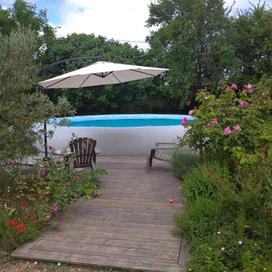 La Roulotte Du Moulin De Palet Villa Baugé Esterno foto